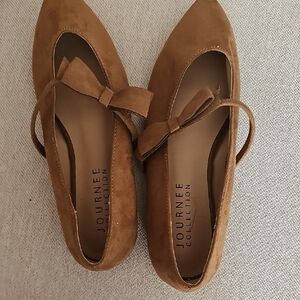 Journee Collection Women's Tan Bow Flats